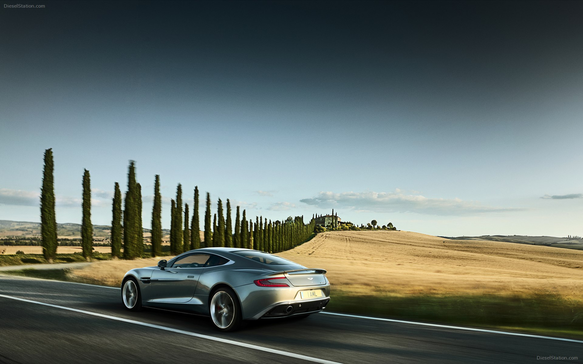 Aston Martin Vanquish 2013
